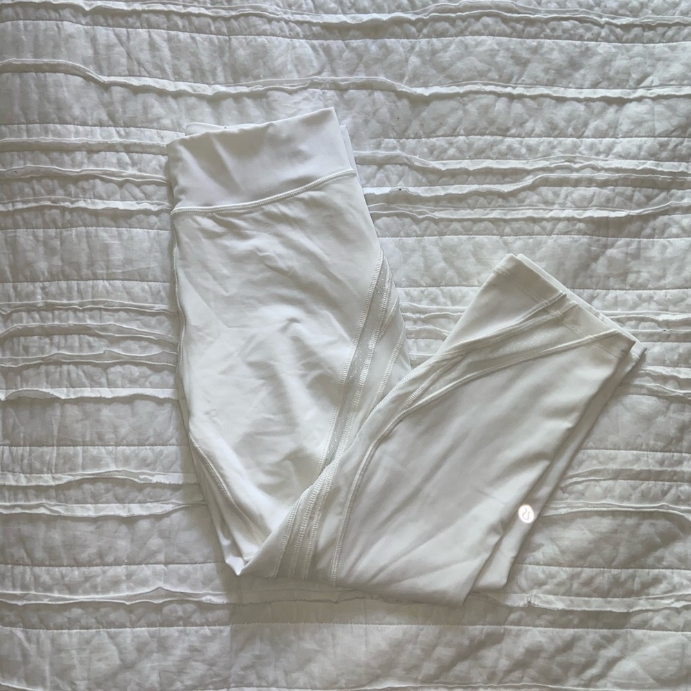 NWOT Lululemon Crop Leggings🤍🦋🍋